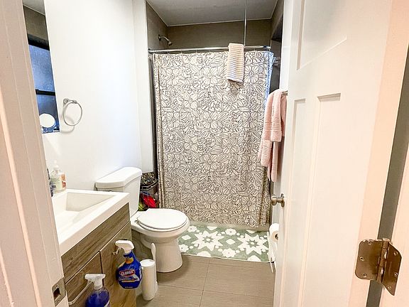 3rd image of 4615 N Ashland Ave #2262325