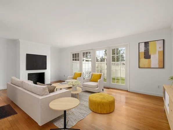11 Oak St Unit 58, Wellesley, MA 02482