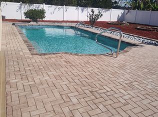 1039 SE 16th Pl, Cape Coral, FL 33990