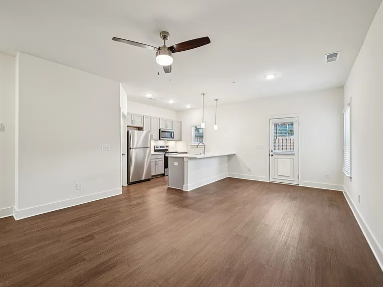Turnberry Park Apartments and Homes — Photo 29