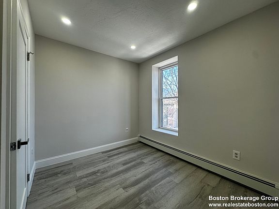 3rd image of 92 Hammond St APT 4
