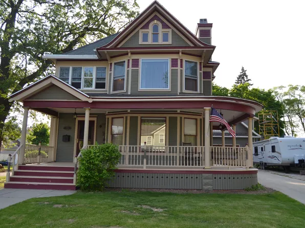 114 S Jefferson St, Waterford, WI 53185