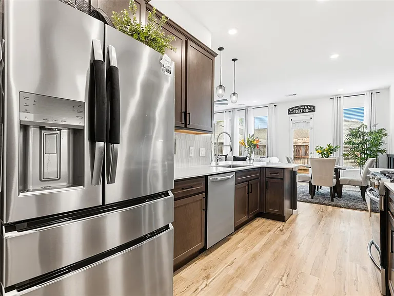 641 Royal Arch Dr — Photo 17