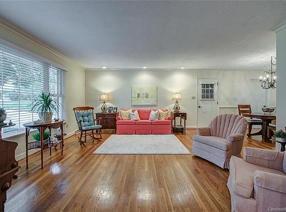 4th image of 334 Flanagans Ln