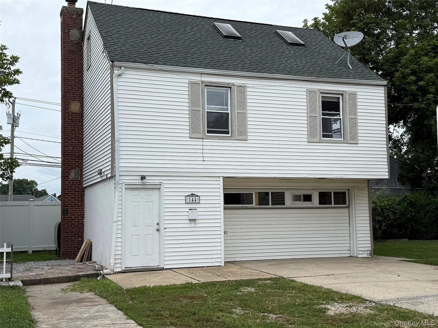 3 bed, 2.0 bath, 2159 sqft, $4,200 — Photo 1