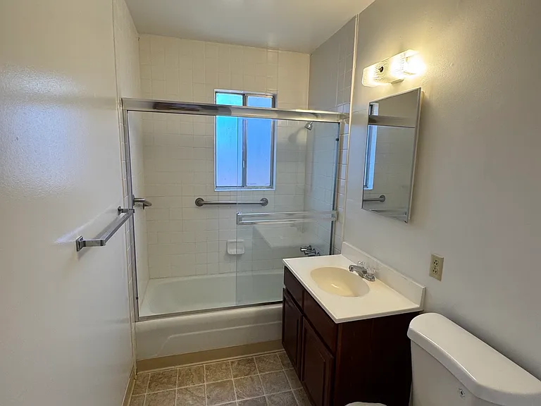 649 Marshall St #B — Photo 21