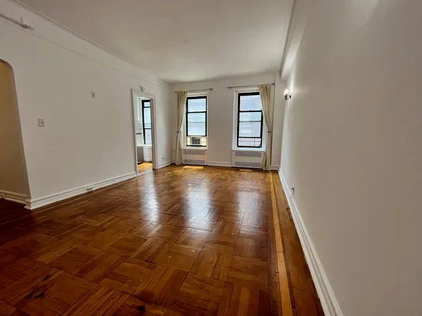 129 West 89th Street image 1 of 7