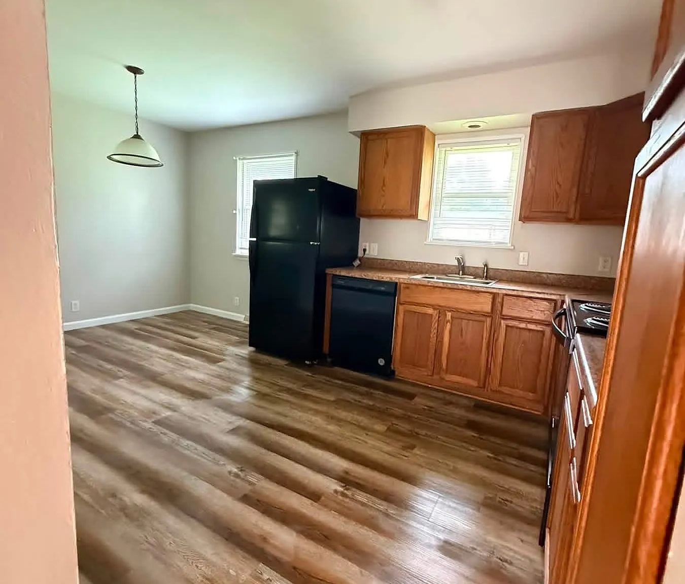 3 bed, 1560 sqft, $1,300 — Photo 4