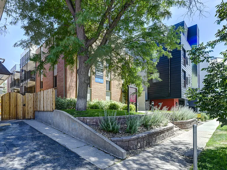 2340 S University Blvd — Photo 15