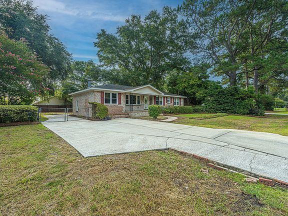 2nd image of 1056 Woodside Dr