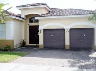 8808 NW 181st St, Hialeah, FL 33018