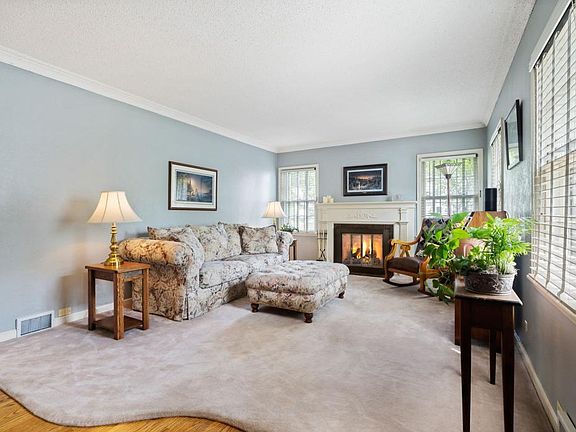 2nd image of 3658 Huntington Ave S