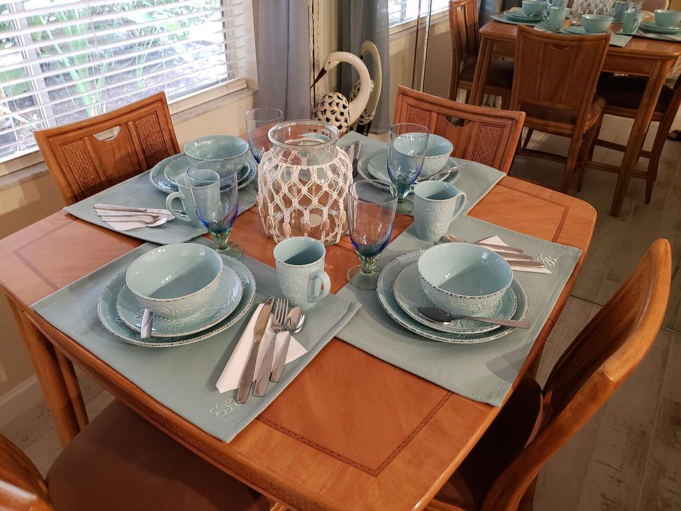 Our brand new dining room
set so tastefully done for you.
