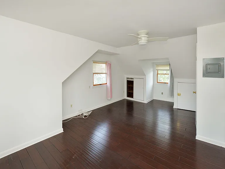 32-09 Heywood Ave — Photo 15