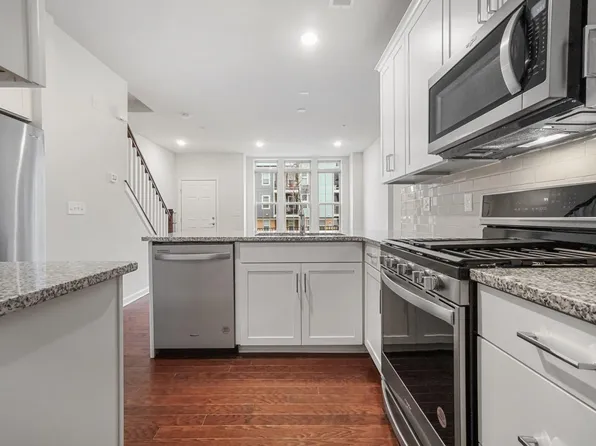 68 Leahy Dr, Wood Ridge, NJ 07075