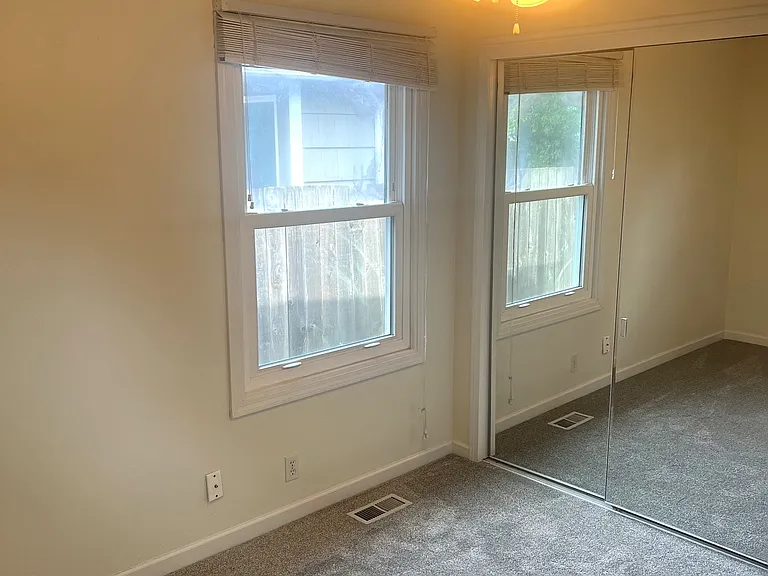 516 NW Forest St — Photo 17