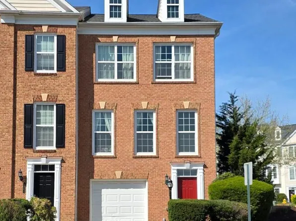 2449 Brookmoor Ln, Woodbridge, VA 22191