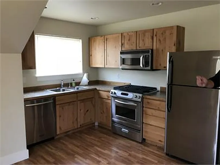 4484 Alexander St — Photo 7