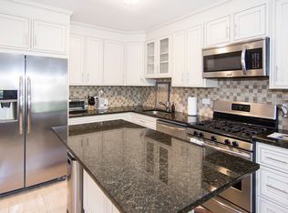 21-50 19th St #2A, Astoria, NY 11105