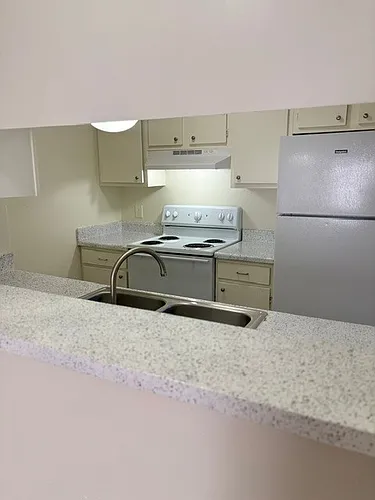 Chevy Chase Apartments Photo 1