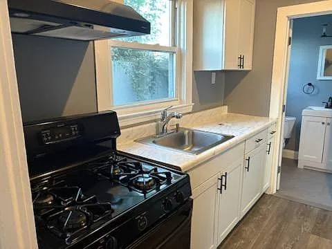 39 2nd Ave Apt 17 - 39 2Nd Ave Apt 16 — Photo 2