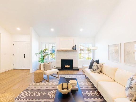 3rd image of 8245 Calle Minas