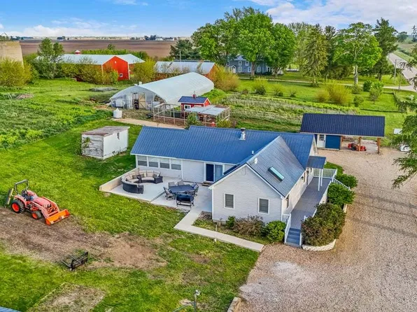 2S919 Dauberman Rd, Elburn, IL 60119