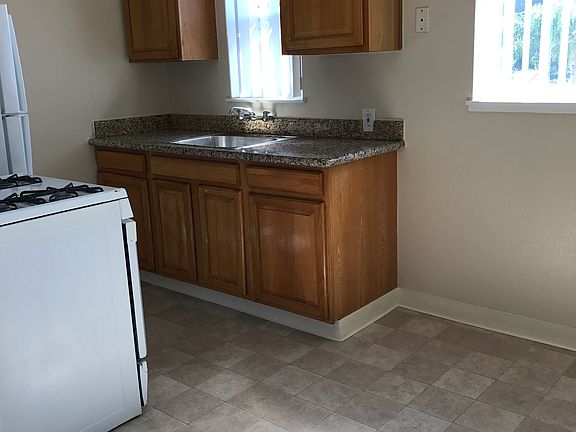 5th image of 497 Leigh Ave APT 5