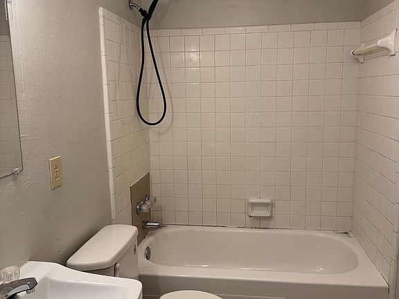 3rd image of 903 45th St #B