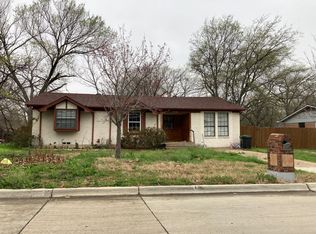 1910 Meadow Ln, Arlington, TX 76010