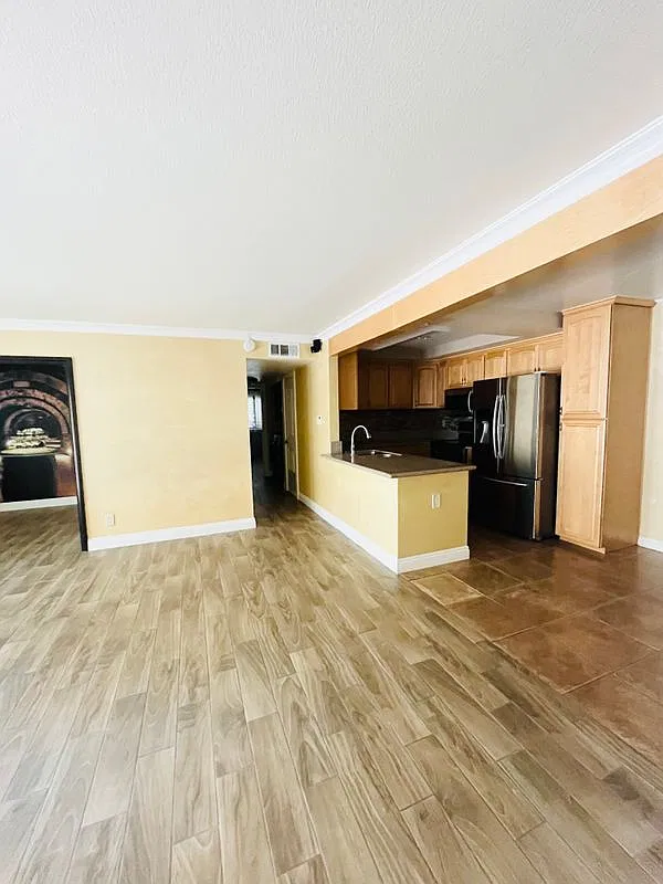 2 bed, 2.0 bath, 1100 sqft, $2,750 — Photo 2