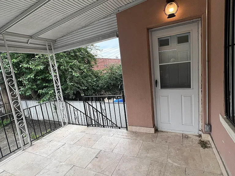 1297 E 49th St #1A — Photo 12