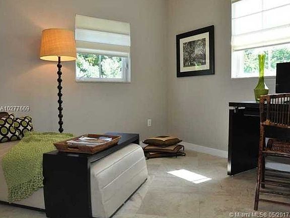 5th image of 347 Madeira Ave