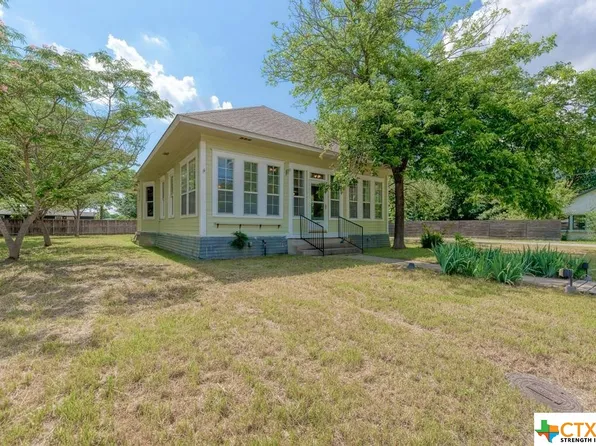 904 S Walnut St, Georgetown, TX 78626