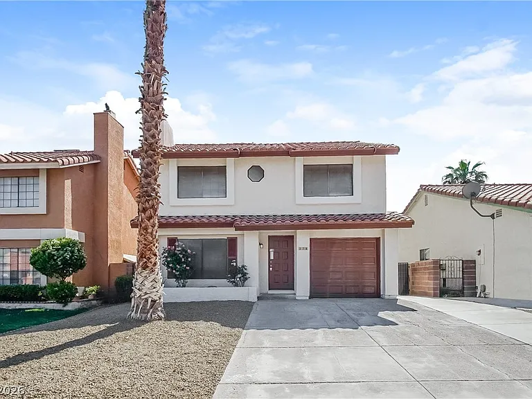 378 Tierra St — Photo 1