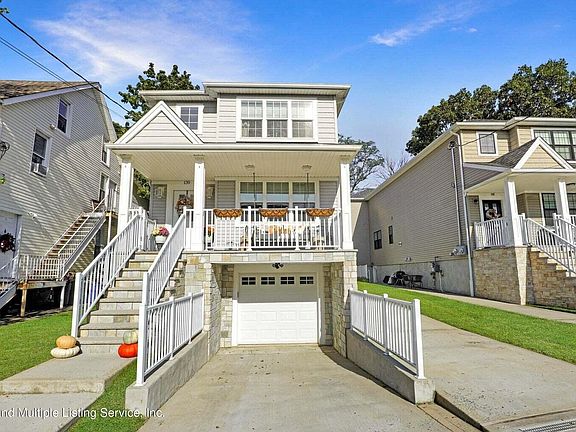 2nd image of 139 Bentley St