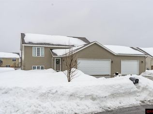 104 Bay Hill Ct, Mankato, MN 56001