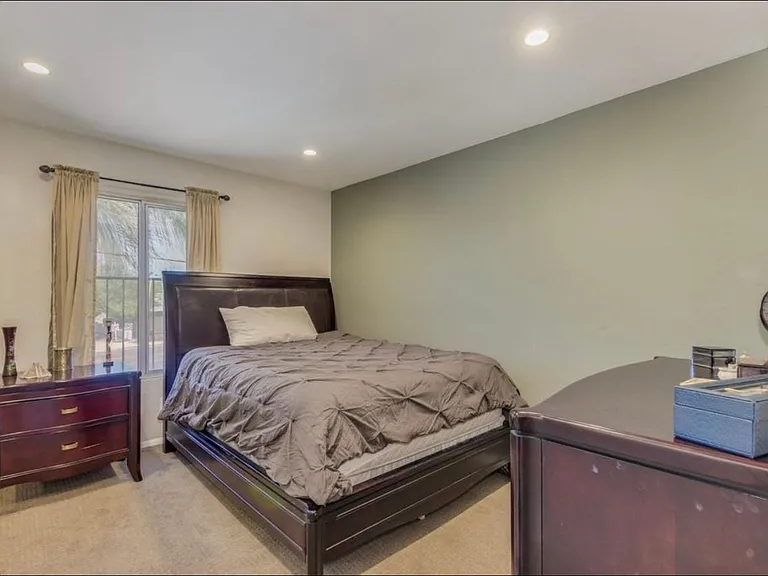 5837 N 8th Pl — Photo 8