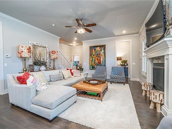 3rd image of 1007 Chancery Ln
