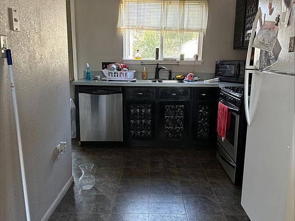 2nd image of 9807A Minnesota St