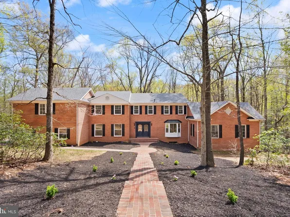 11115 Streamview Ct, Great Falls, VA 22066