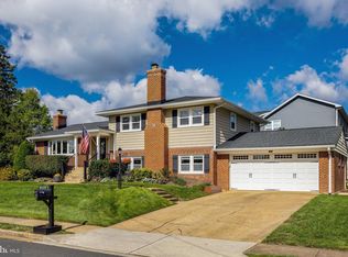 1000 Westwood Dr NE, Vienna, VA 22180