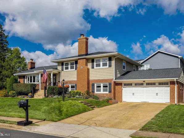 1000 Westwood Dr NE, Vienna, VA 22180