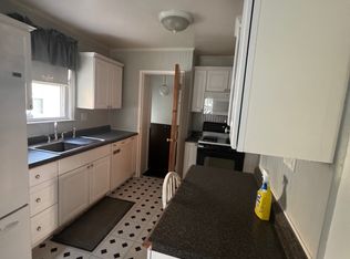 18762 Woodland St, Harper Woods, MI 48225
