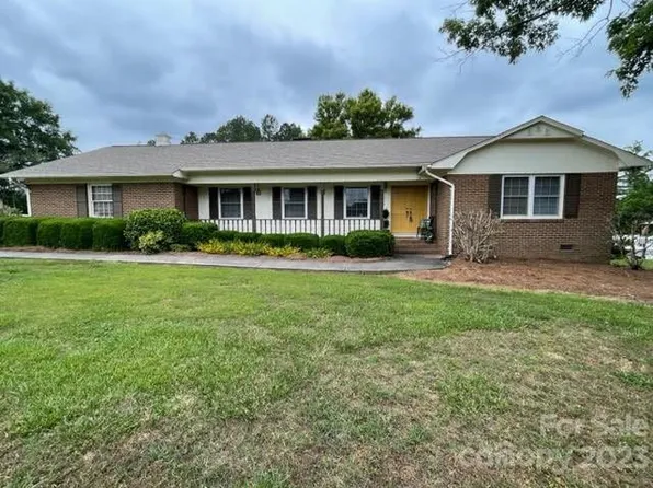 1802 Lakeview Dr, Monroe, NC 28112