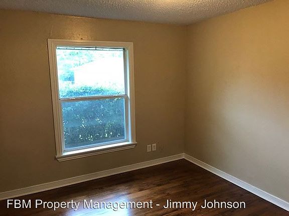 4th image of 1413 Lewis Dr