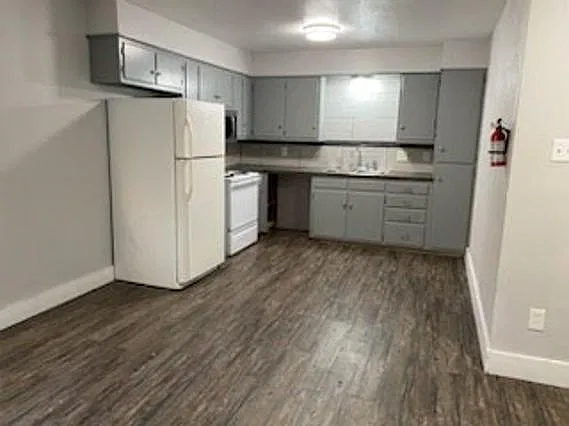 800 W Washington St #8