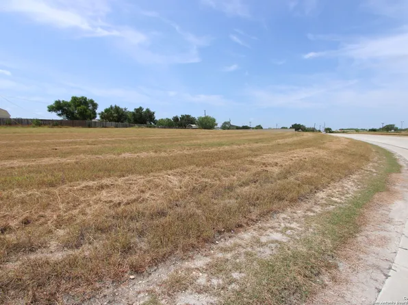 LOT 81-88 BLK A Nottingham Ln LOT 81, Kenedy, TX 78119