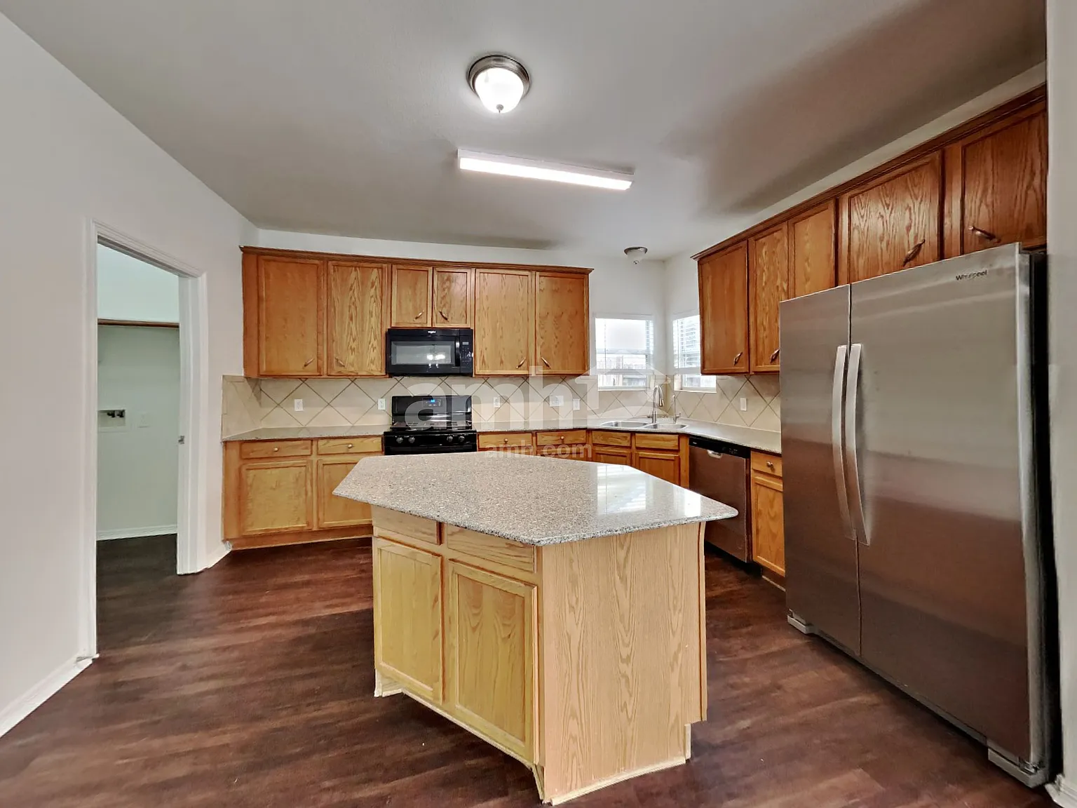 3 bed, 2.5 bath, 2163 sqft, $1,980 — Photo 3