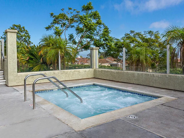 Elan Overlook Laguna Apartments — Photo 10
